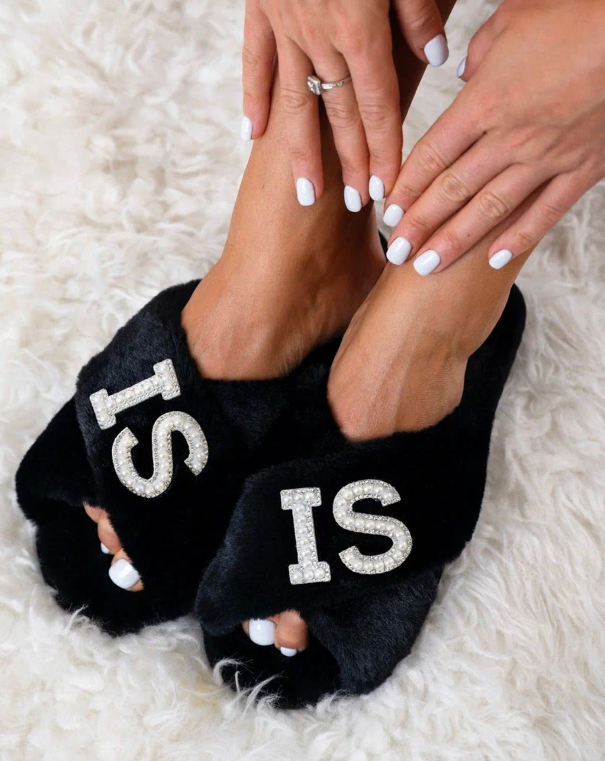 Mrs Pearls Fluffy Cross Slippers