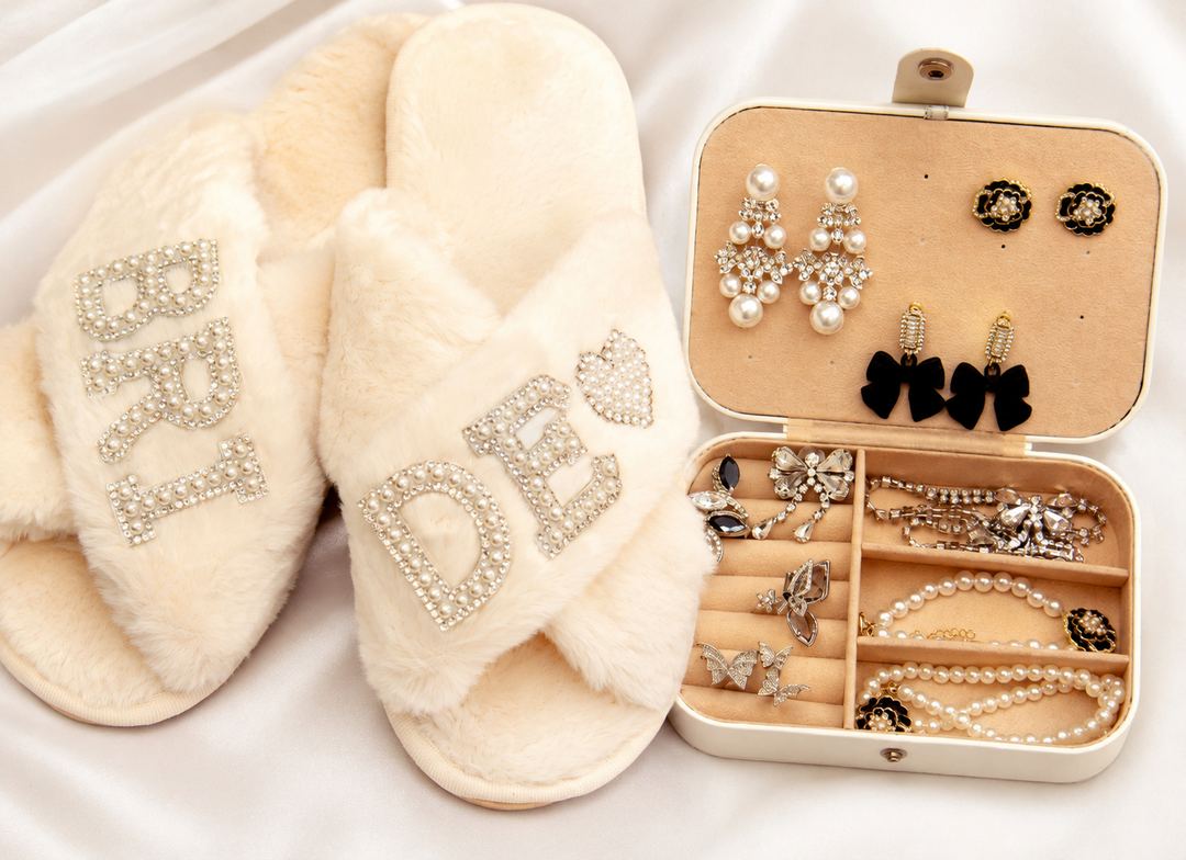 Bridal Fluffy Slippers & Mrs Jewelry Box Set
