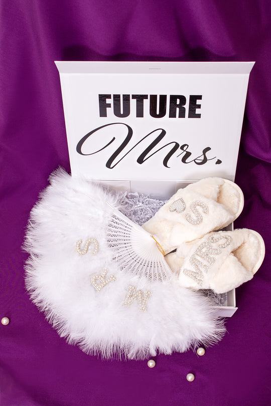 Bridal Personalized Gift Set – Bride Fluffy Slippers & Feather Fan, Custom Wedding Gift Box