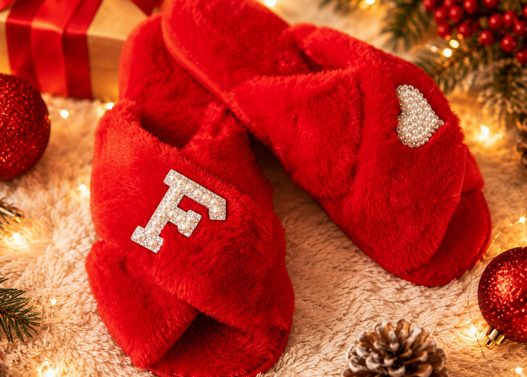Personalized Christmas Fluffy Slippers – Pearl Initial & Heart Cozy Holiday Slippers