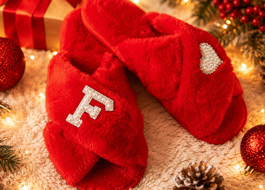 Personalized Christmas Fluffy Slippers – Pearl Initial & Heart Cozy Holiday Slippers