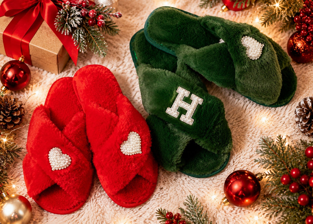 Personalized Christmas Fluffy Slippers – Pearl Initial & Heart Cozy Holiday Slippers