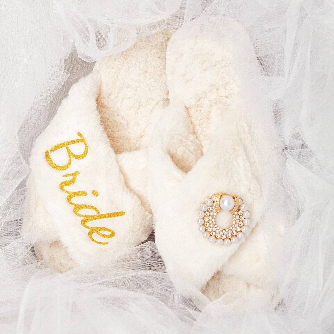 Fluffy slippers sales with brooch