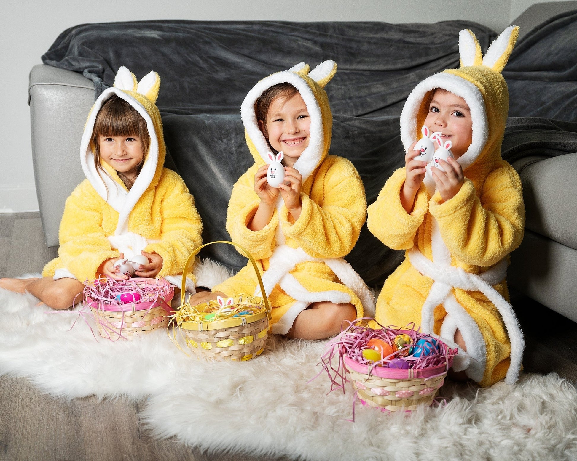 https://sunnyboutiquemiami.com/cdn/shop/products/rabbit-hooded-bathrobes-for-kids-120.jpg?v=1680954477&width=1946