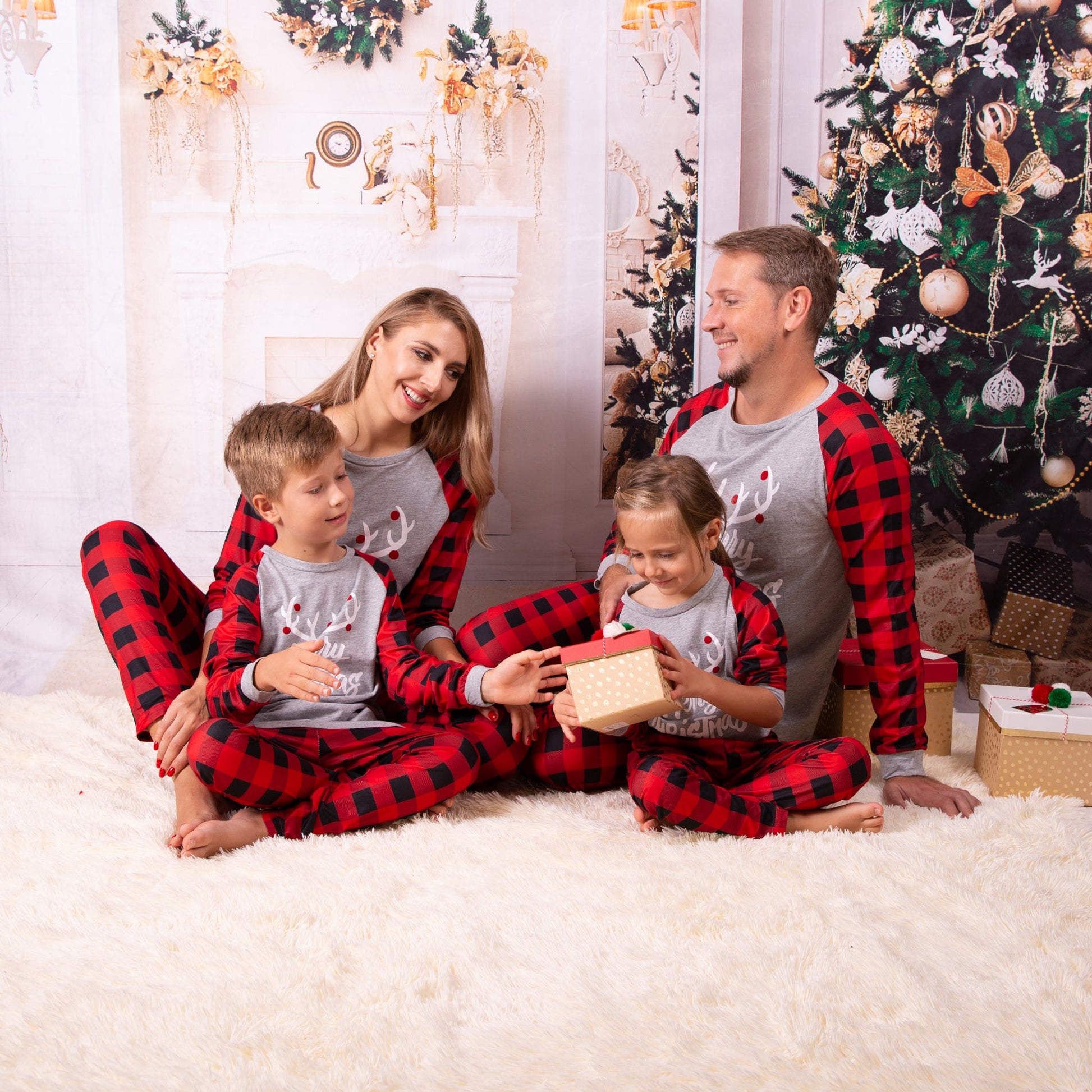 Xmas Eve Family Matching Plaid Pajama Sets - Pajamas for 